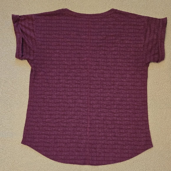 ❤️🔥❤️🔥❤️🔥L.L. Bean Women's Short Sleeve Plum Tee - Picture 4 of 4